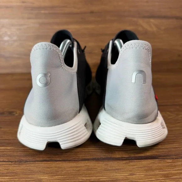 On Cloud 5 Coast Men’s Size 11 Running Shoes Slip-On Athletic Sneakers
